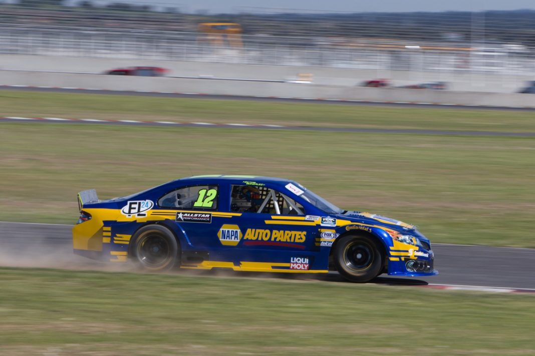 c4216435f7f34de98e7f988e6fdcbd4a Hector Gonzalez