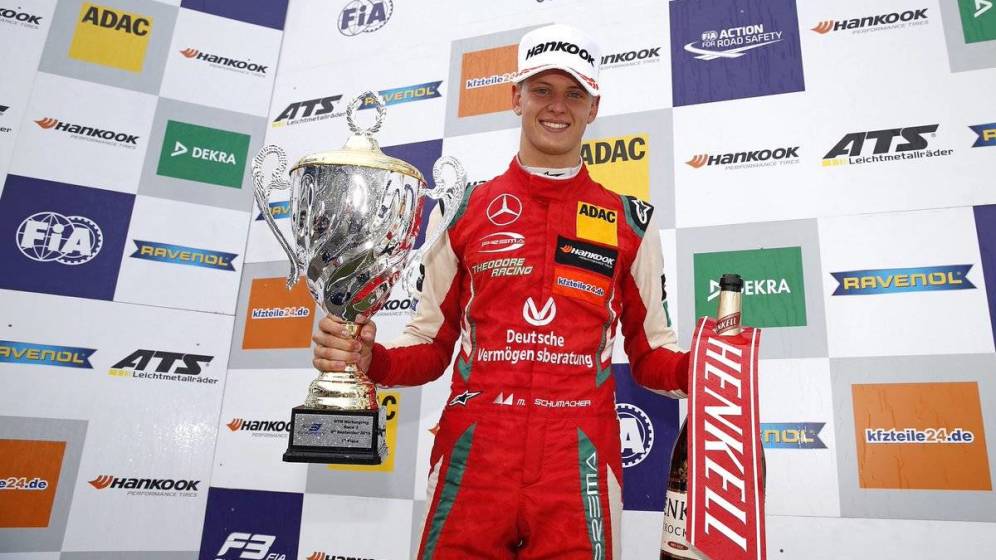 Mick Podium