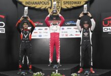Podio para Salvador De Alba Jr., en Indianápolis