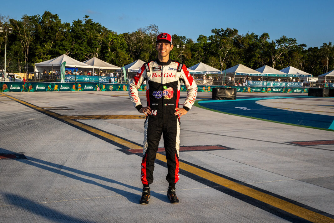 AGA Racing Team - Alex de Alba 00