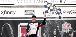 Hamlin gana en Michigan e iguala el récord de Kyle Busch