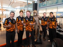 McLaren homenajea a Mika Hakkinen con una estatua por sus 1,000 Grandes Premios en F1