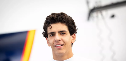 México brilló en Spielberg: Ernesto Rivera ganó la sprint de F3 y Rafael Villagómez subió al podio en Fórmula 2