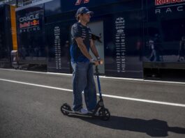 Carlos Sainz quiso defenderse de la FIA en X… pero una Nota de la Comunidad lo desmintió
