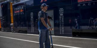 Carlos Sainz quiso defenderse de la FIA en X… pero una Nota de la Comunidad lo desmintió