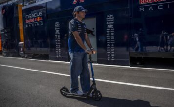 Carlos Sainz quiso defenderse de la FIA en X… pero una Nota de la Comunidad lo desmintió