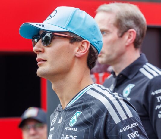 George Russell explota contra Mercedes: “Solo quiero el mismo coche que Kimi Antonelli”
