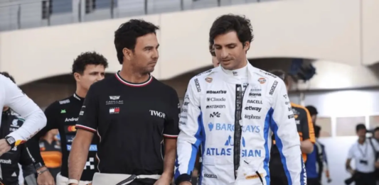 ¿Checo Pérez negocia con Williams? Reportes apuntan a ‘conversaciones’ ante dudas con Sainz