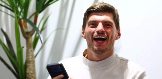 Max Verstappen renueva con Red Bull hasta 2030 y revela que pensó en dejar la F1
