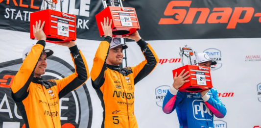 Pato O’Ward hace historia con doblete en Milwaukee y rompe récord mexicano en IndyCar