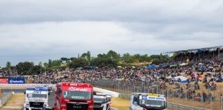 Bradley Smith firma su primera victoria en el ETRC y comparte gloria con Norbert Kiss en el Jarama