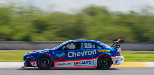José Arellano vuelve al podio en Monterrey y llega firme a la final de la GTM Pro 1