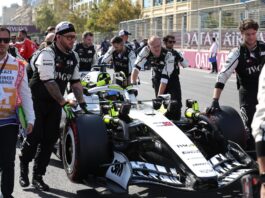 “Es totalmente inaceptable”: Checo Pérez explota tras el caótico fallo de software que congeló la salida en Sepang
