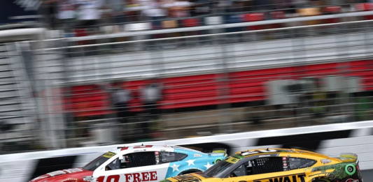 Fotofinish dramático en Charlotte: Chase Briscoe vence a Bell por 0.029 segundos