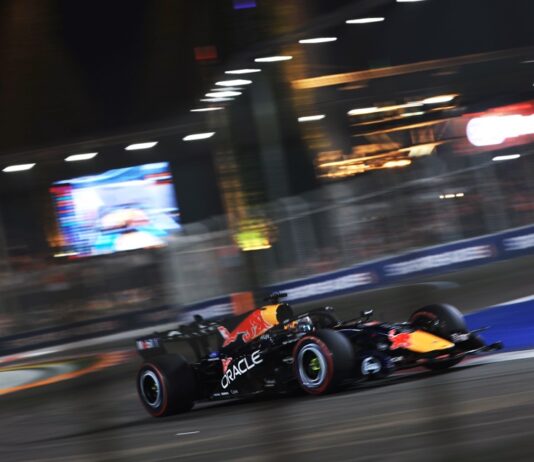 Max Verstappen gana en Singapur